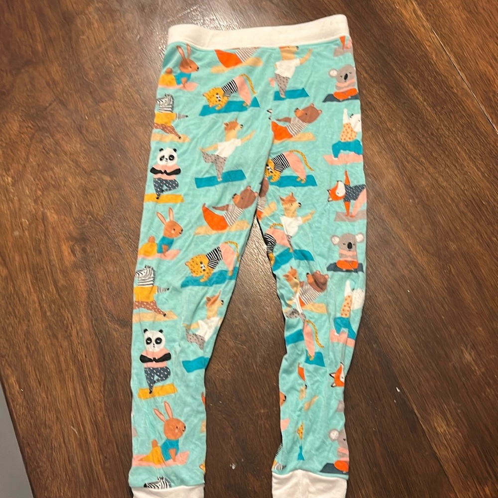 Little sleepies 2T yoga animals 2 piece set